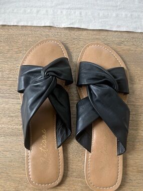 Matisse Leather Black Knotted Slide Sandals for Women